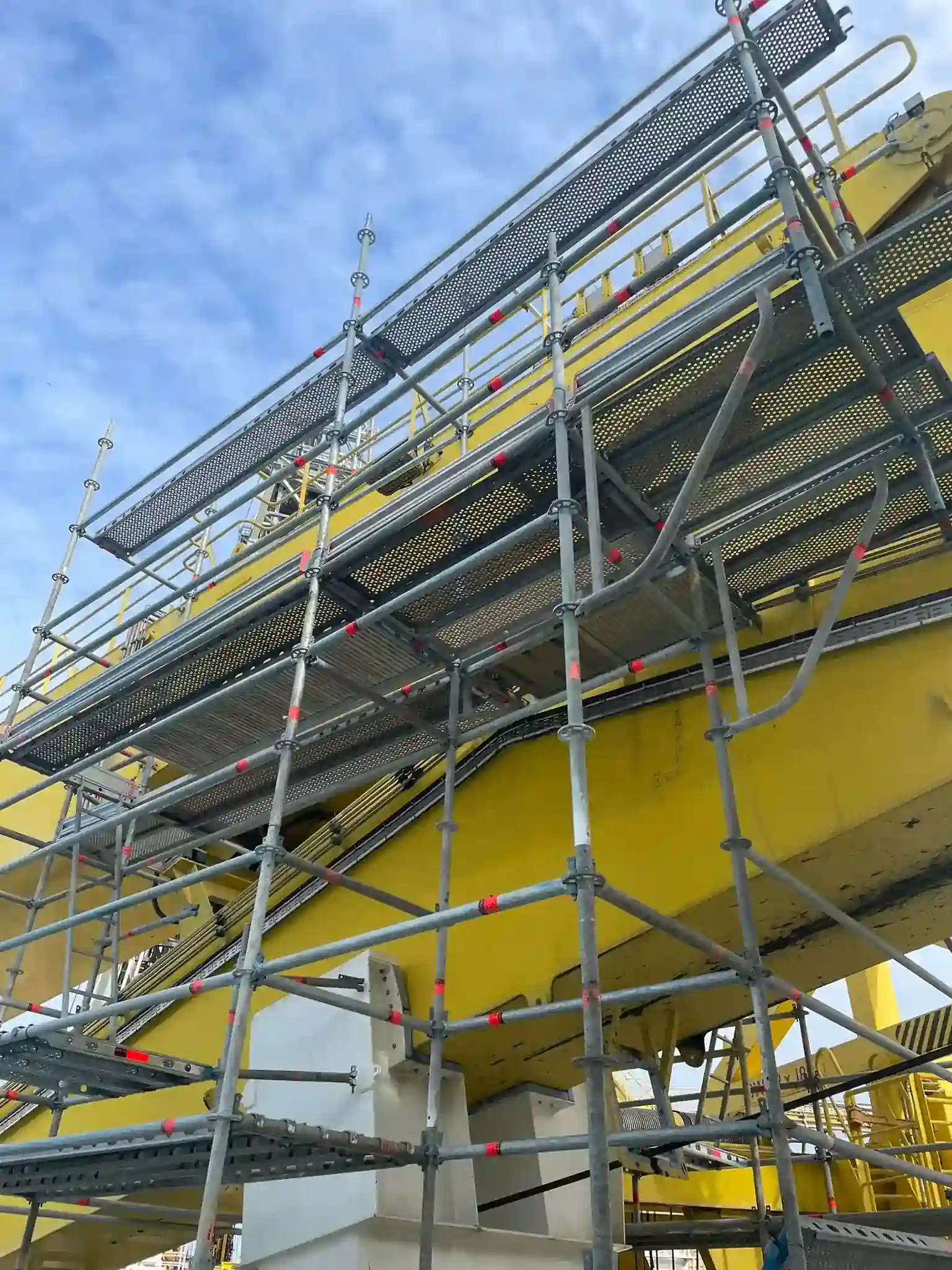 OFFSHORE.GALLERY.ALT