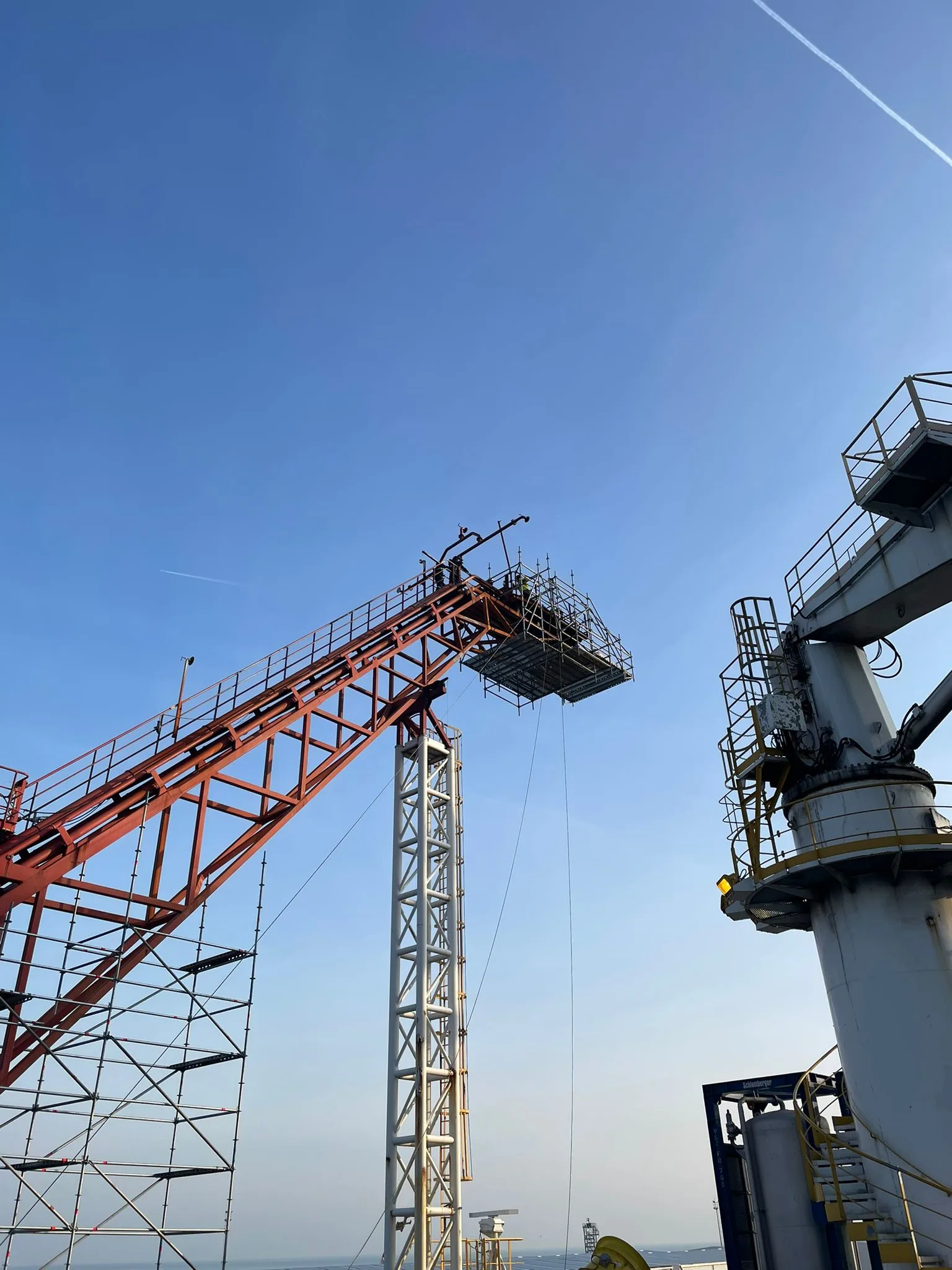 OFFSHORE.GALLERY.ALT